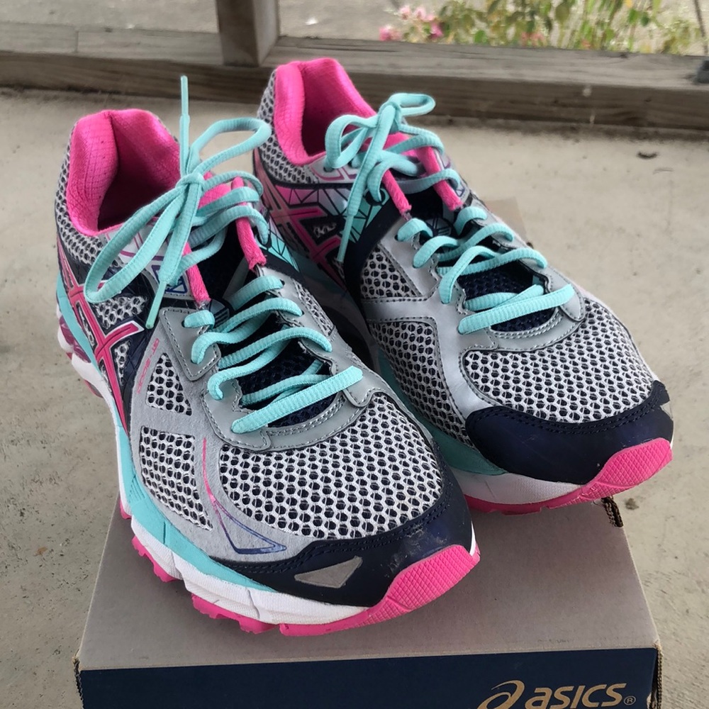 ASICS GT-2000 3 running shoes